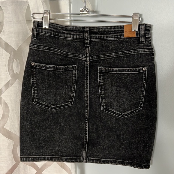 Zara Black Denim Skirt - Picture 3 of 4